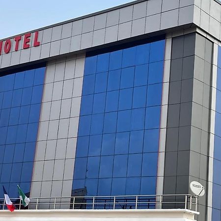 La Rochelle Hotel ياوندي المظهر الخارجي الصورة