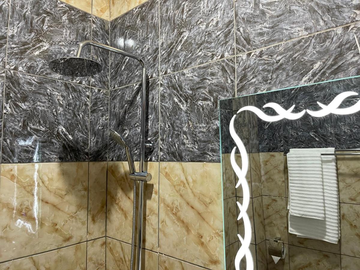 La Rochelle Hotel ياوندي المظهر الخارجي الصورة