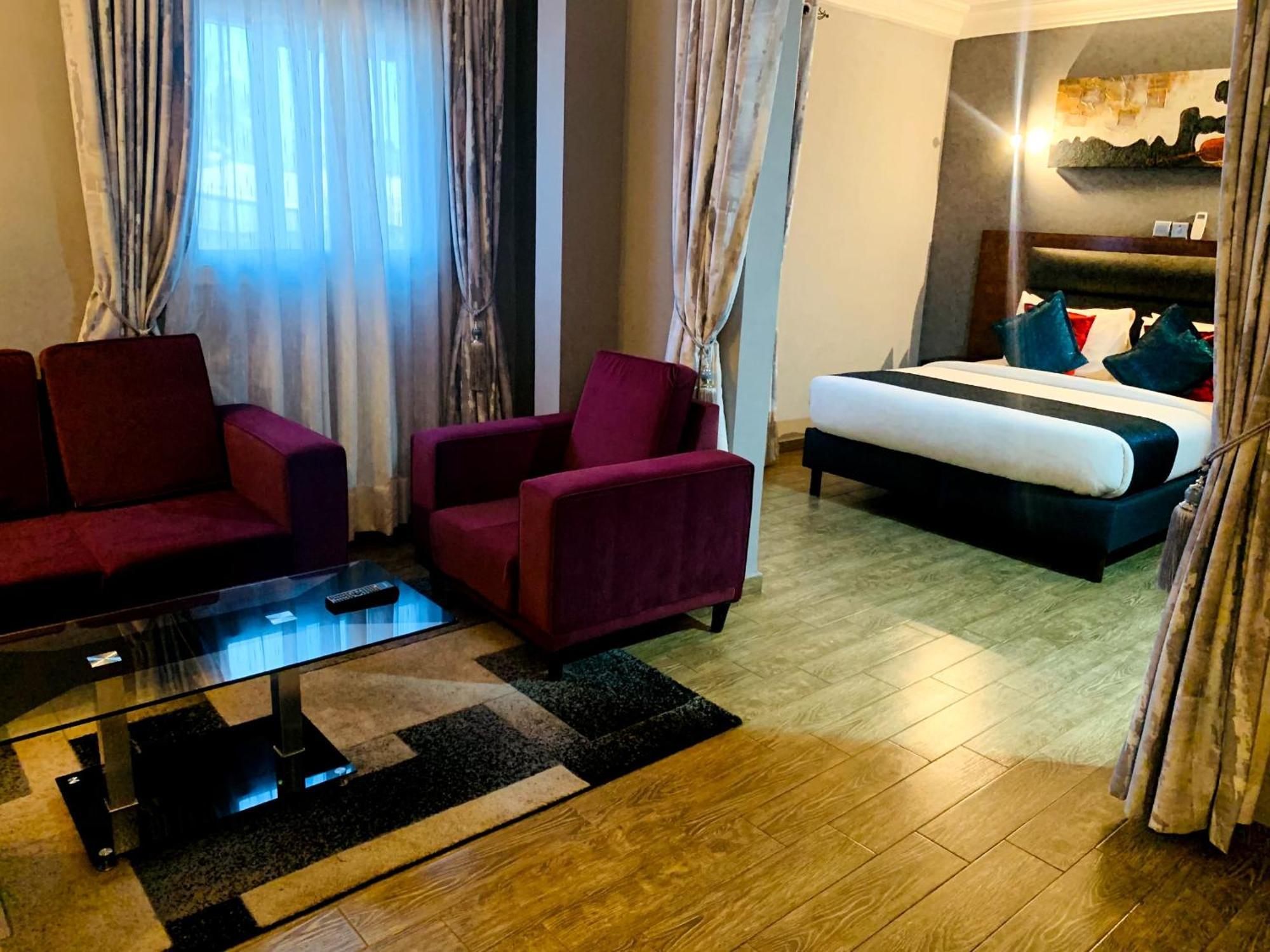 La Rochelle Hotel ياوندي المظهر الخارجي الصورة